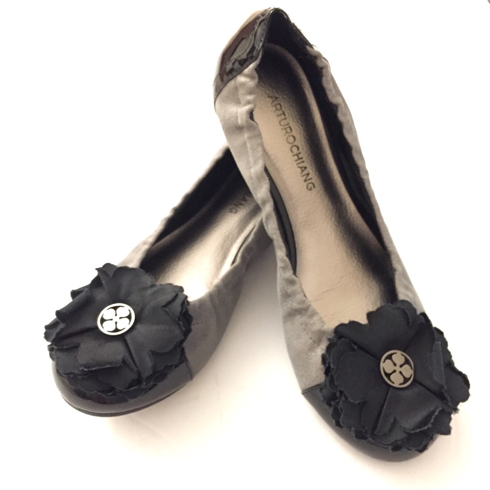 Arturo Chiang Valeska Gray Sheen Fabric & Patent Leather Ballet/Flats Size 7.5 M